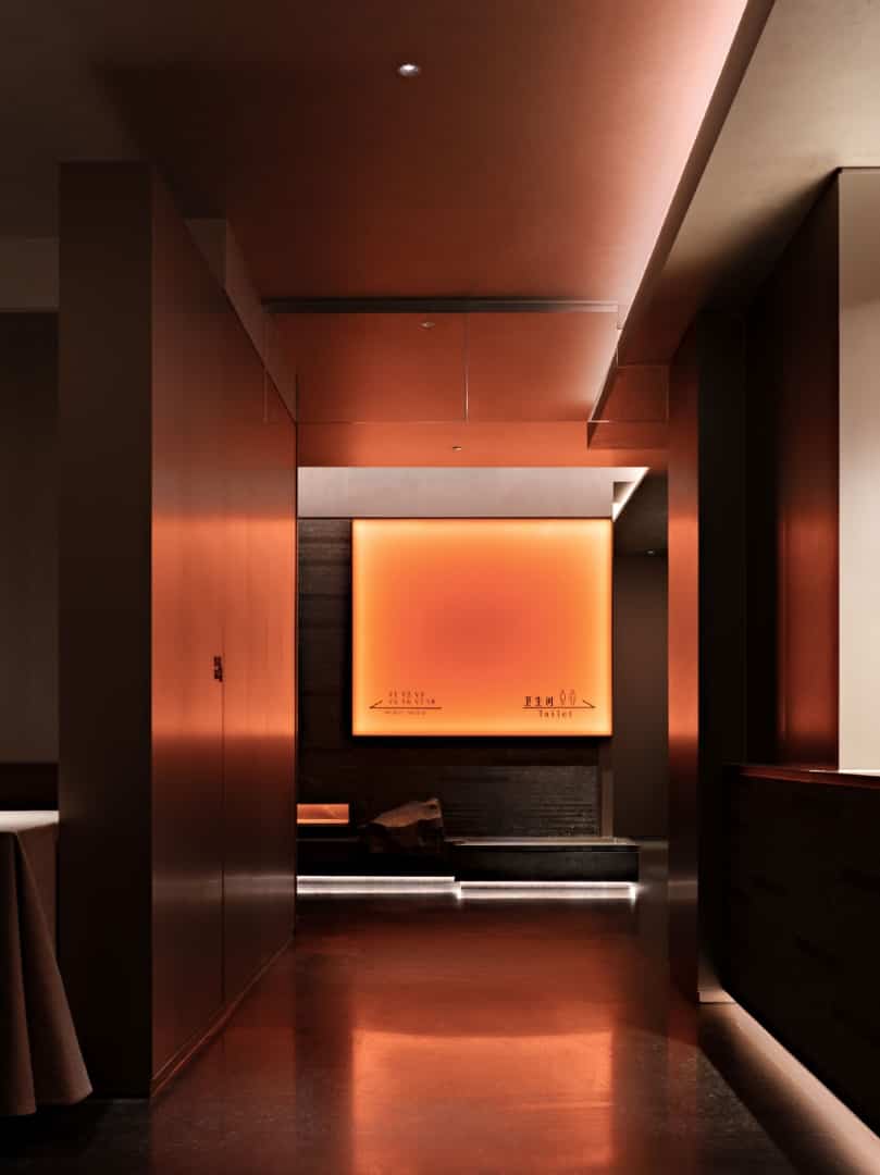 Wanwei Roast Duck Wangfujing Branch by IN.X Space Design: A Fusion of Tradition and Contemporary Dining in Beijing Wanwei Roast Duck Wangfujing Branch by IN.X Space Design: A Fusion of Tradition and Contemporary Dining in Beijing