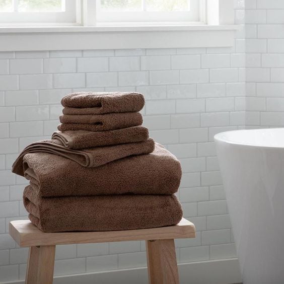Redefine Your Bathroom Aesthetic with a Set of Cozy Towels
