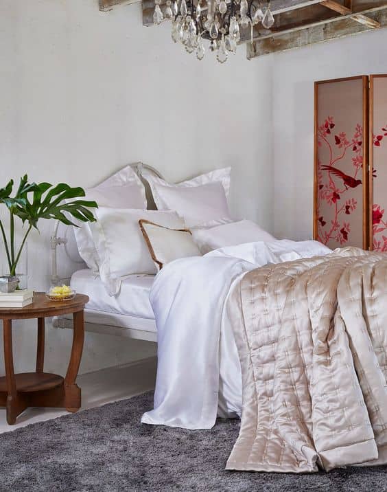 The Ultimate Monthly Handbook to Gorgeous White Bed Linen The Ultimate Monthly Handbook to Gorgeous White Bed Linen