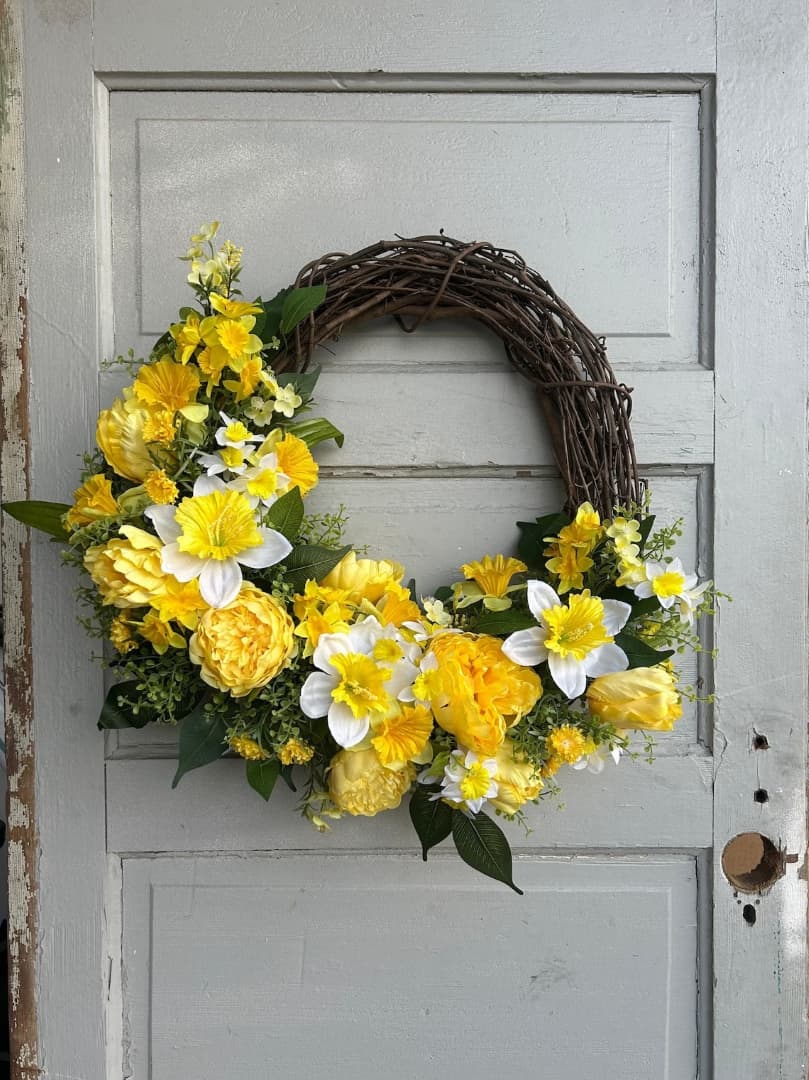 3. Yellow Spring Wreath 3. Yellow Spring Wreath
