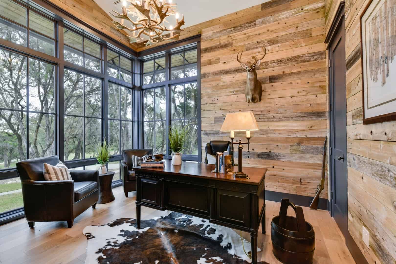 15 Rustic Home Office Designs Infusing Authenticity into Modern Workspaces
