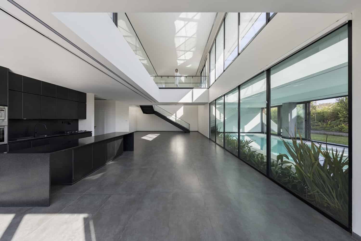 Hannah Villa by Eade Va Ejra: Overlapping Cubes Create a Private Oasis in Hashtgerd Hannah Villa by Eade Va Ejra: Overlapping Cubes Create a Private Oasis in Hashtgerd