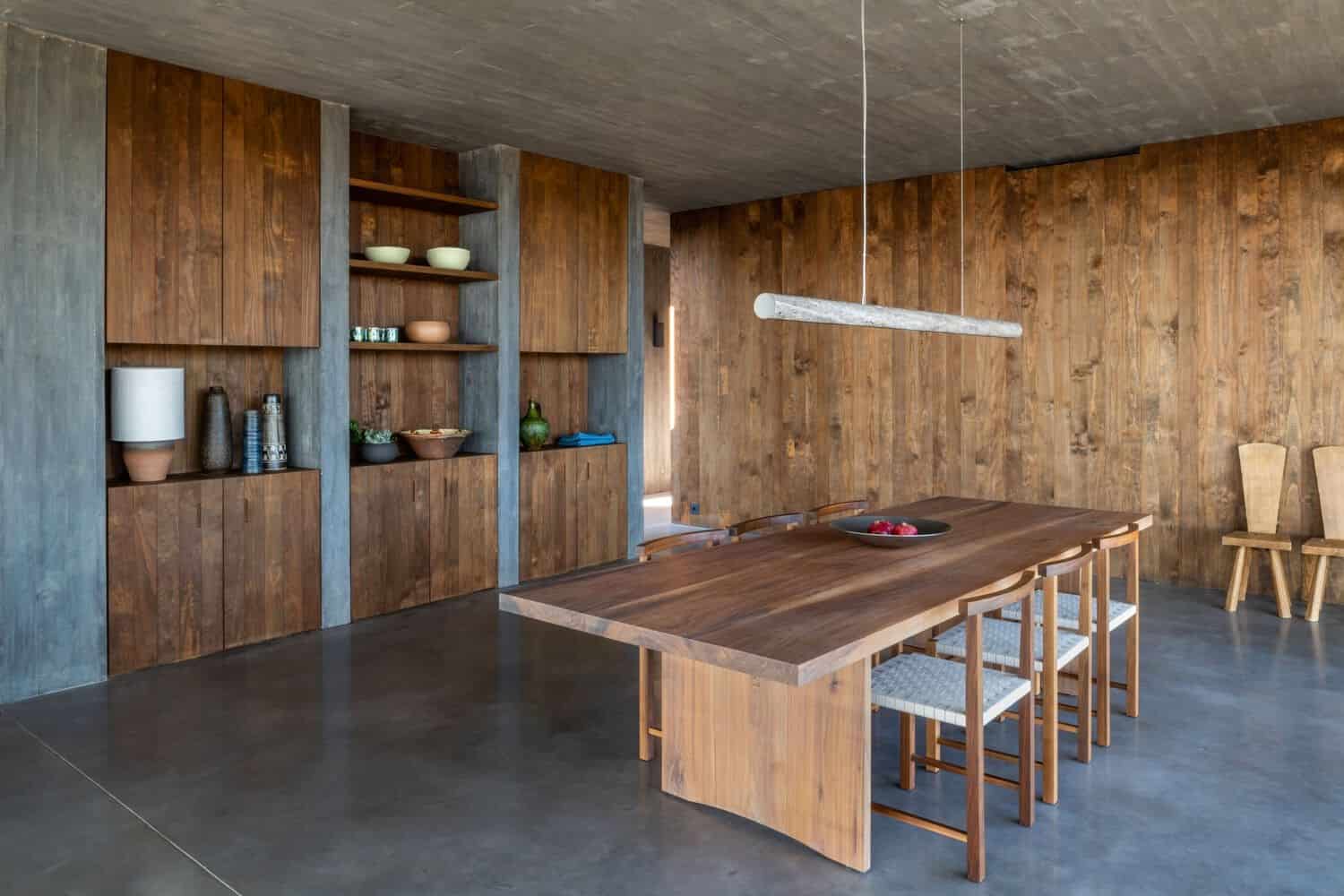 House in Fonte das Perdizes by GB Arquitectos: Contemporary Concrete and Pinewood Residence in Alentejo House in Fonte das Perdizes by GB Arquitectos: Contemporary Concrete and Pinewood Residence in Alentejo