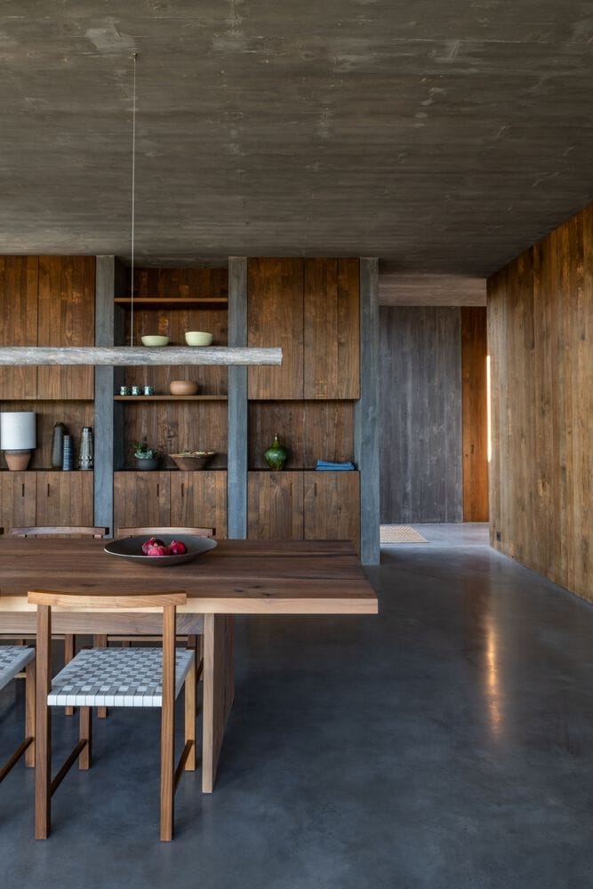 House in Fonte das Perdizes by GB Arquitectos: Contemporary Concrete and Pinewood Residence in Alentejo House in Fonte das Perdizes by GB Arquitectos: Contemporary Concrete and Pinewood Residence in Alentejo