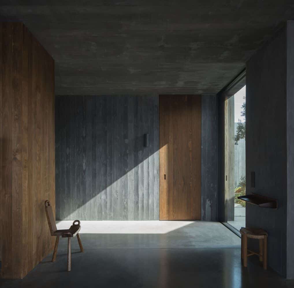 House in Fonte das Perdizes by GB Arquitectos: Contemporary Concrete and Pinewood Residence in Alentejo House in Fonte das Perdizes by GB Arquitectos: Contemporary Concrete and Pinewood Residence in Alentejo