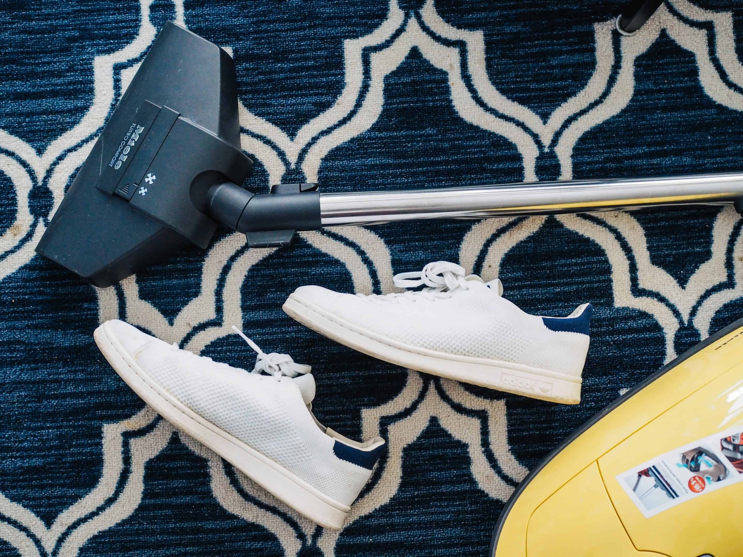 How to Clean a Rug Like a Pro: 6 Tips