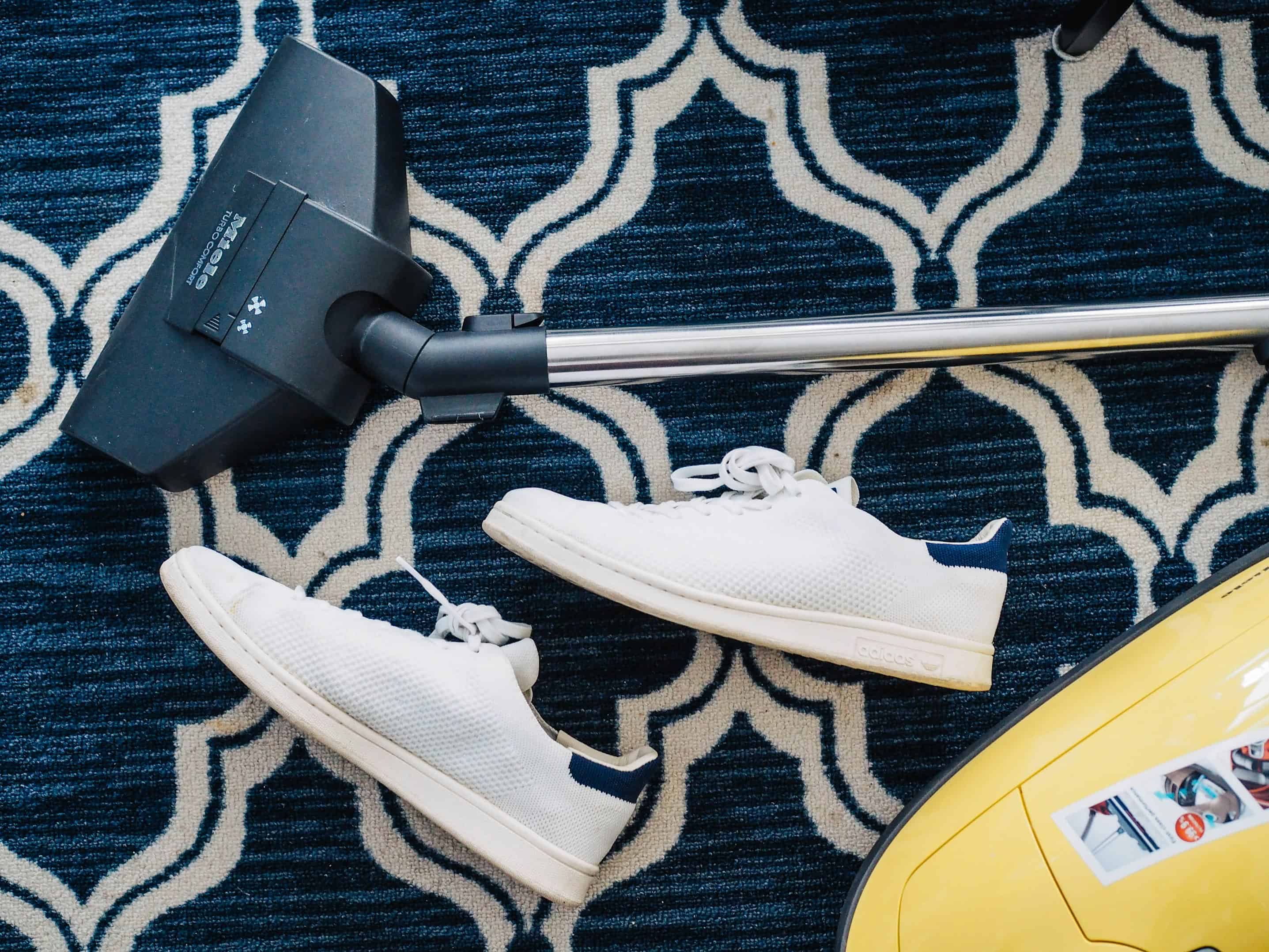 How to Clean a Rug Like a Pro: 6 Tips