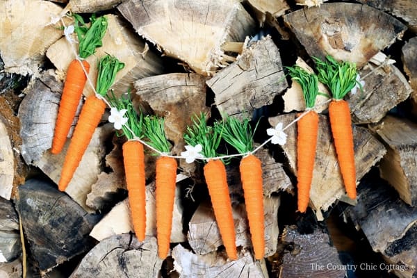 7. Burlap Carrot Garland 7. Burlap Carrot Garland