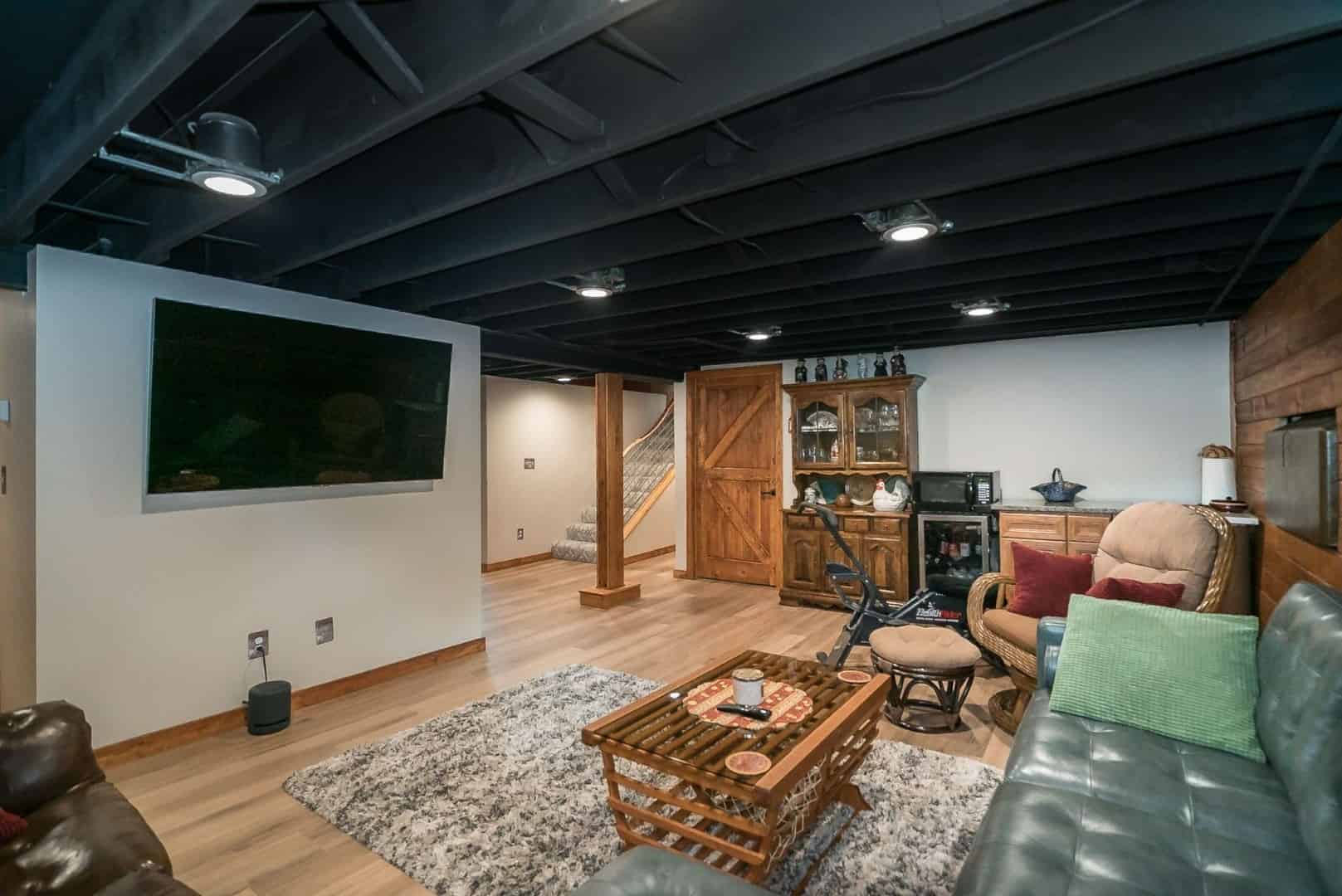 2. Rustic Basement, St Louis 2. Rustic Basement, St Louis