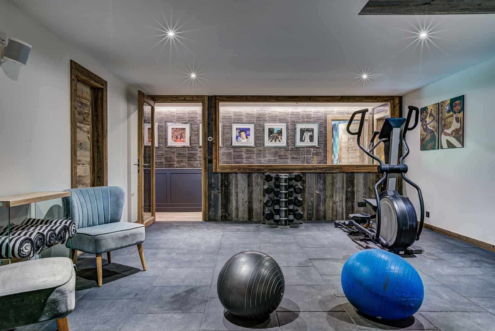 3. Luxury Ski Home 3. Luxury Ski Home