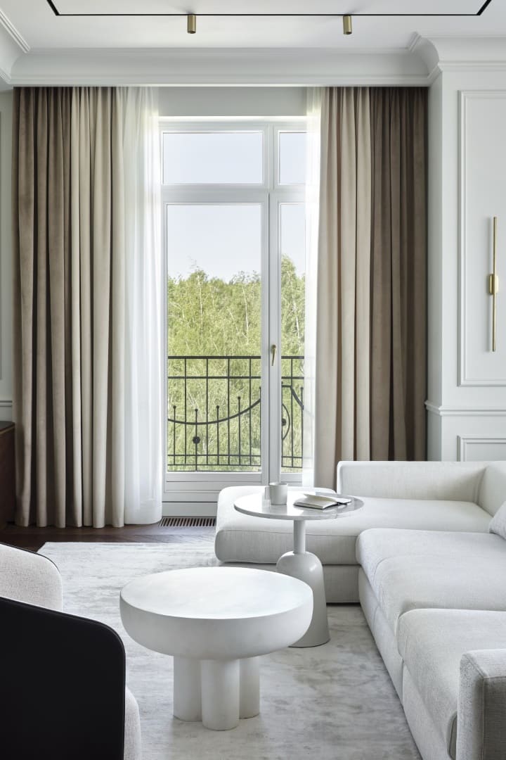 Modern Neoclassical Apartment / Alisa Shabelnikova / Russia