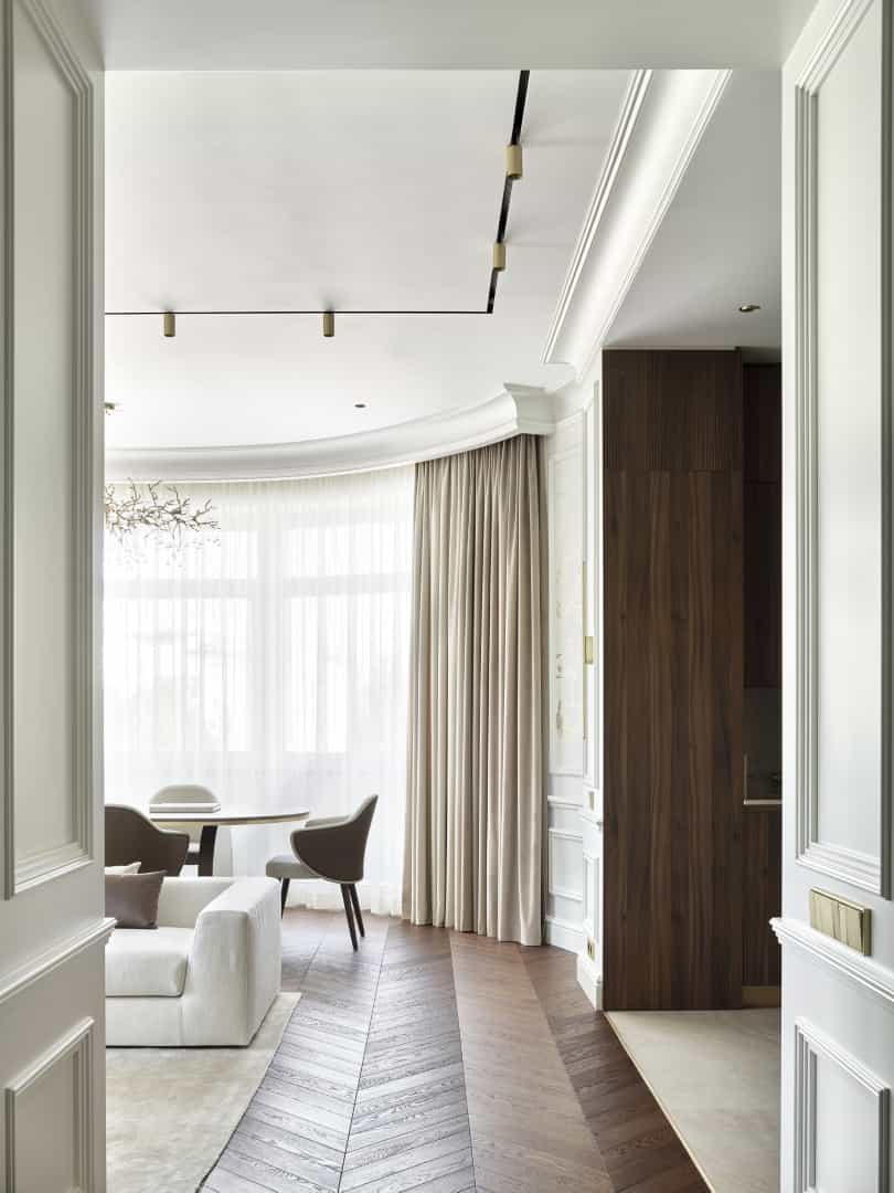 Modern Neoclassical Apartment / Alisa Shabelnikova / Russia