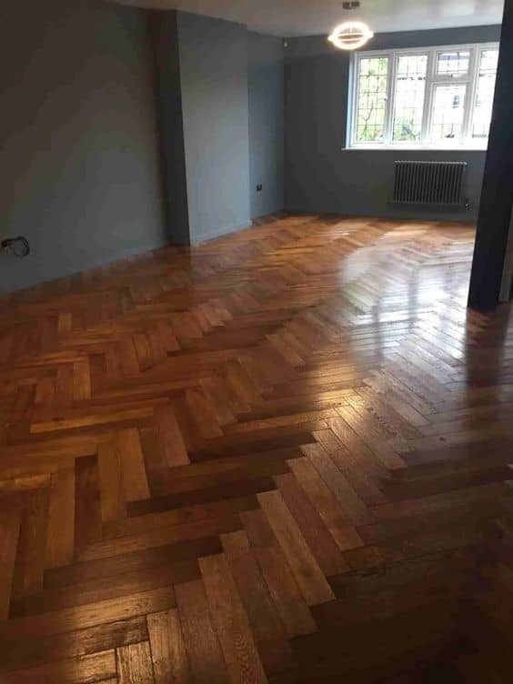 Verdant Smoked Oak Herringbone Floors Add Sophistication to Your Dining Room