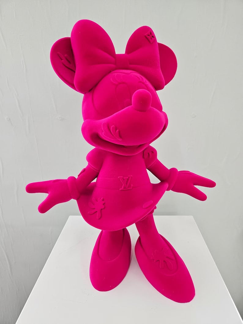 11. Minnie flocking fashion edition