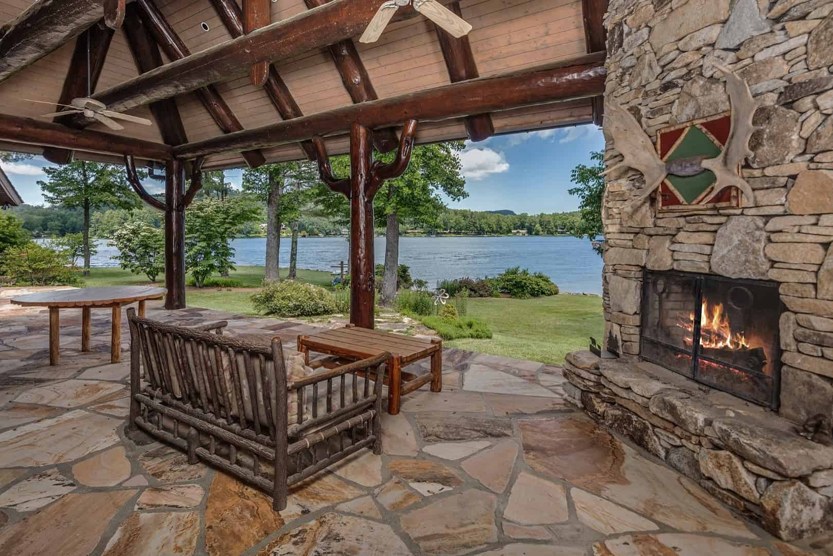 9. Homestead on Toxaway 9. Homestead on Toxaway