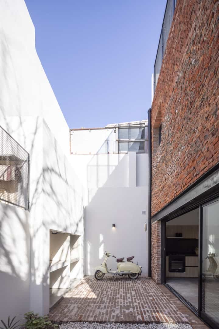 PH Helguera by OADD Arquitectos: A Bright Transformation of a Historic PH in Buenos Aires PH Helguera by OADD Arquitectos: A Bright Transformation of a Historic PH in Buenos Aires