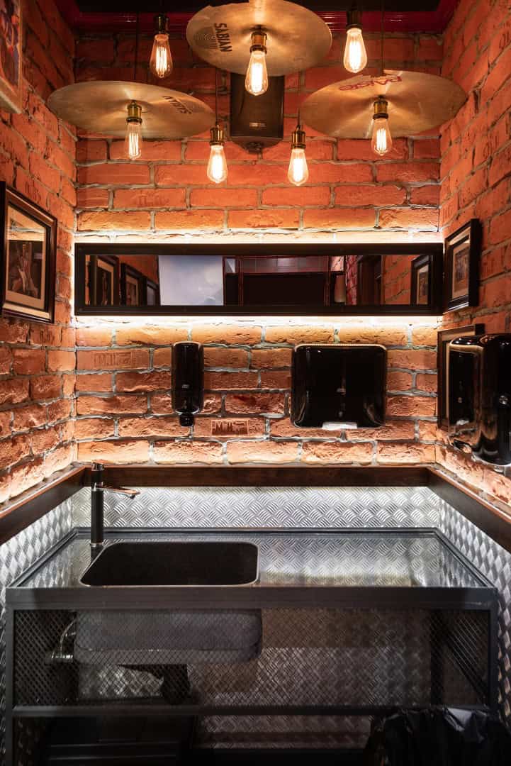 The Friendly’s Music Pub by Kvadrat Architects: An Immersive Tribute to Music, History, and Design The Friendly’s Music Pub by Kvadrat Architects: An Immersive Tribute to Music, History, and Design