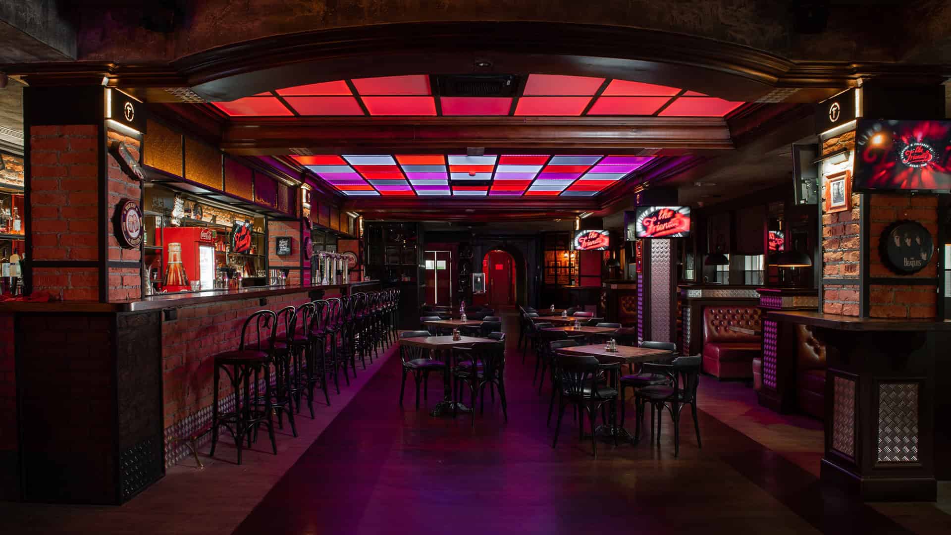 The Friendly’s Music Pub by Kvadrat Architects: An Immersive Tribute to Music, History, and Design The Friendly’s Music Pub by Kvadrat Architects: An Immersive Tribute to Music, History, and Design