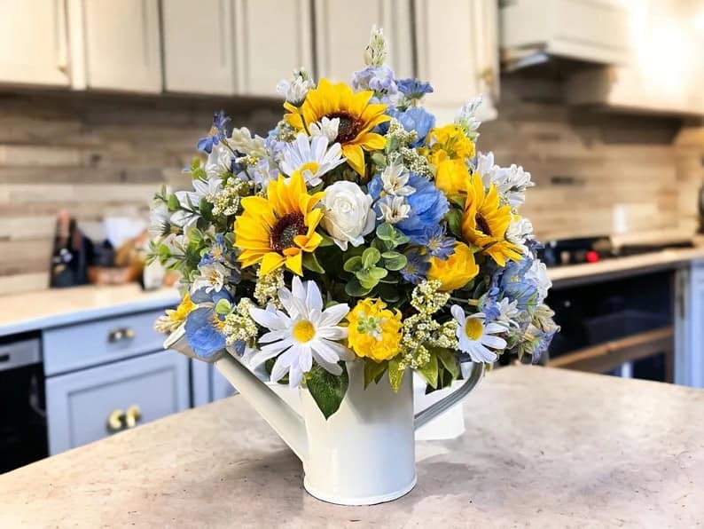 15 Summer Centerpiece Designs So Stunning, They'll Steal the Show 15 Summer Centerpiece Designs So Stunning, They'll Steal the Show