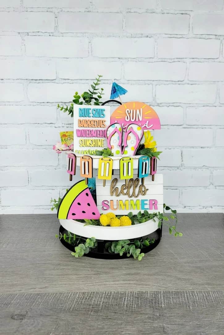 15 Summer Centerpiece Designs So Stunning, They'll Steal the Show 15 Summer Centerpiece Designs So Stunning, They'll Steal the Show