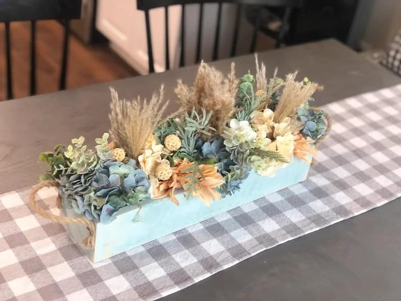 15 Summer Centerpiece Designs So Stunning, They'll Steal the Show 15 Summer Centerpiece Designs So Stunning, They'll Steal the Show