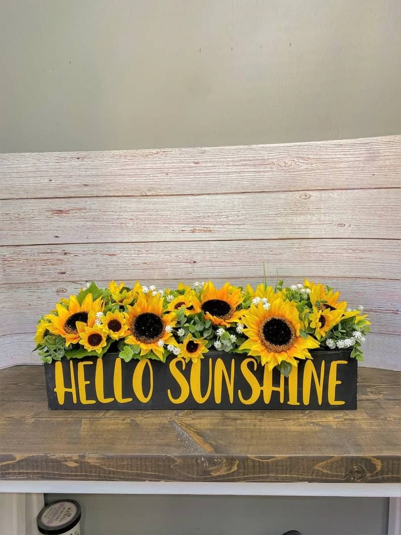 15 Summer Centerpiece Designs So Stunning, They'll Steal the Show 15 Summer Centerpiece Designs So Stunning, They'll Steal the Show