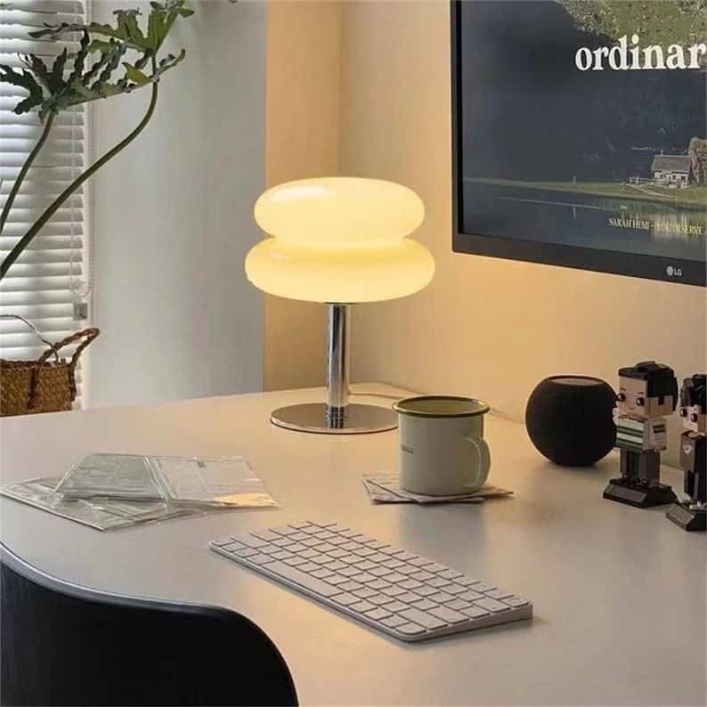 1. Retro macaron glass table lamp 1. Retro macaron glass table lamp