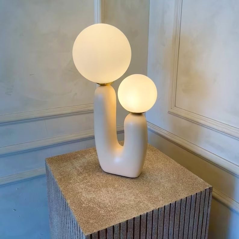 4. Minimalistic Bedside Lamp 4. Minimalistic Bedside Lamp