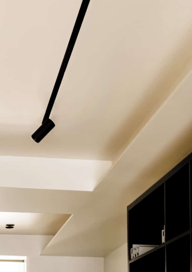 Maximizing Impact: 7ARC Design Office's 300 Sq Ft Fusion of Functionality and Aesthetics Maximizing Impact: 7ARC Design Office's 300 Sq Ft Fusion of Functionality and Aesthetics