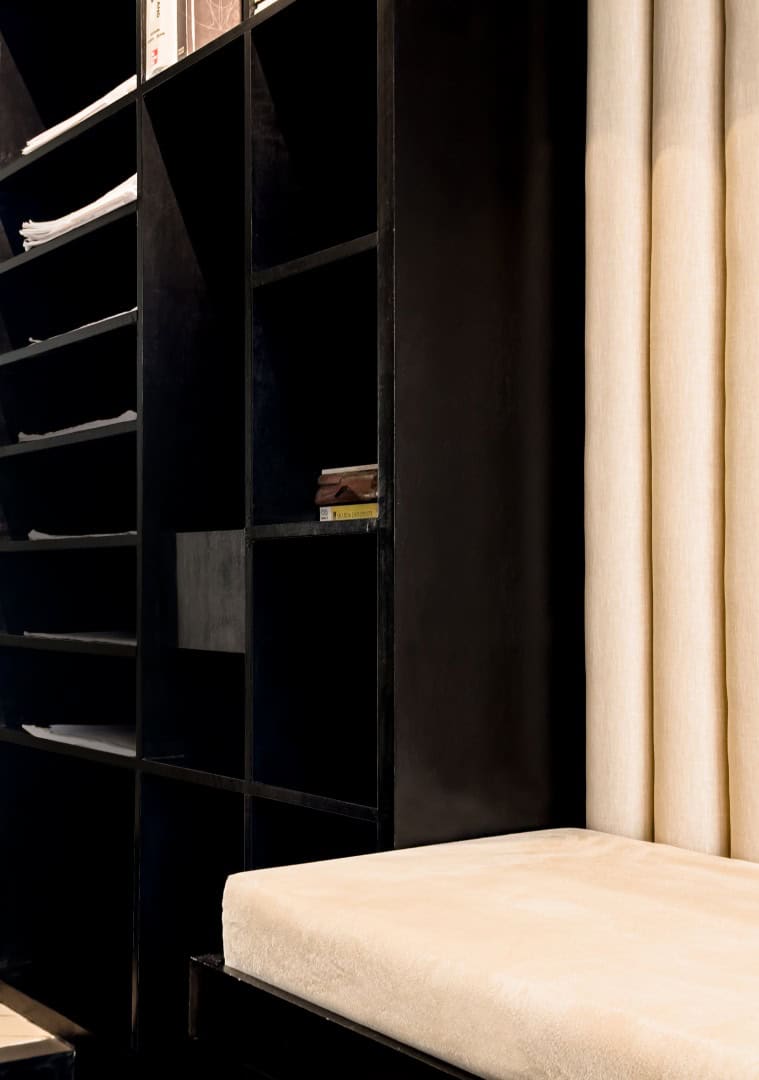 Maximizing Impact: 7ARC Design Office's 300 Sq Ft Fusion of Functionality and Aesthetics Maximizing Impact: 7ARC Design Office's 300 Sq Ft Fusion of Functionality and Aesthetics