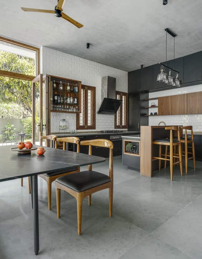 Siri Residence by Design Kacheri: A Tropical Luxury Retreat in Bengaluru Siri Residence by Design Kacheri: A Tropical Luxury Retreat in Bengaluru