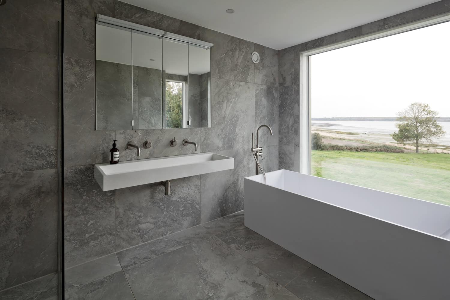 Stour House by Facit Homes: Contemporary Living in an Area of Outstanding Natural Beauty Stour House by Facit Homes: Contemporary Living in an Area of Outstanding Natural Beauty