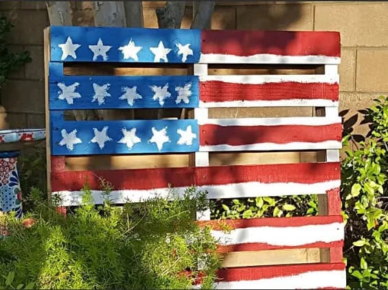 4. Fourth of July American Flag Pallet Project 4. Fourth of July American Flag Pallet Project