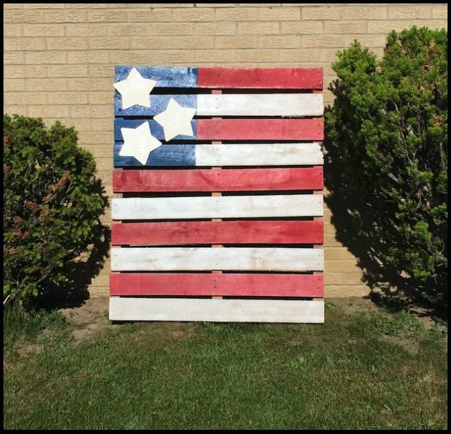 6. Pallet American Flag 6. Pallet American Flag