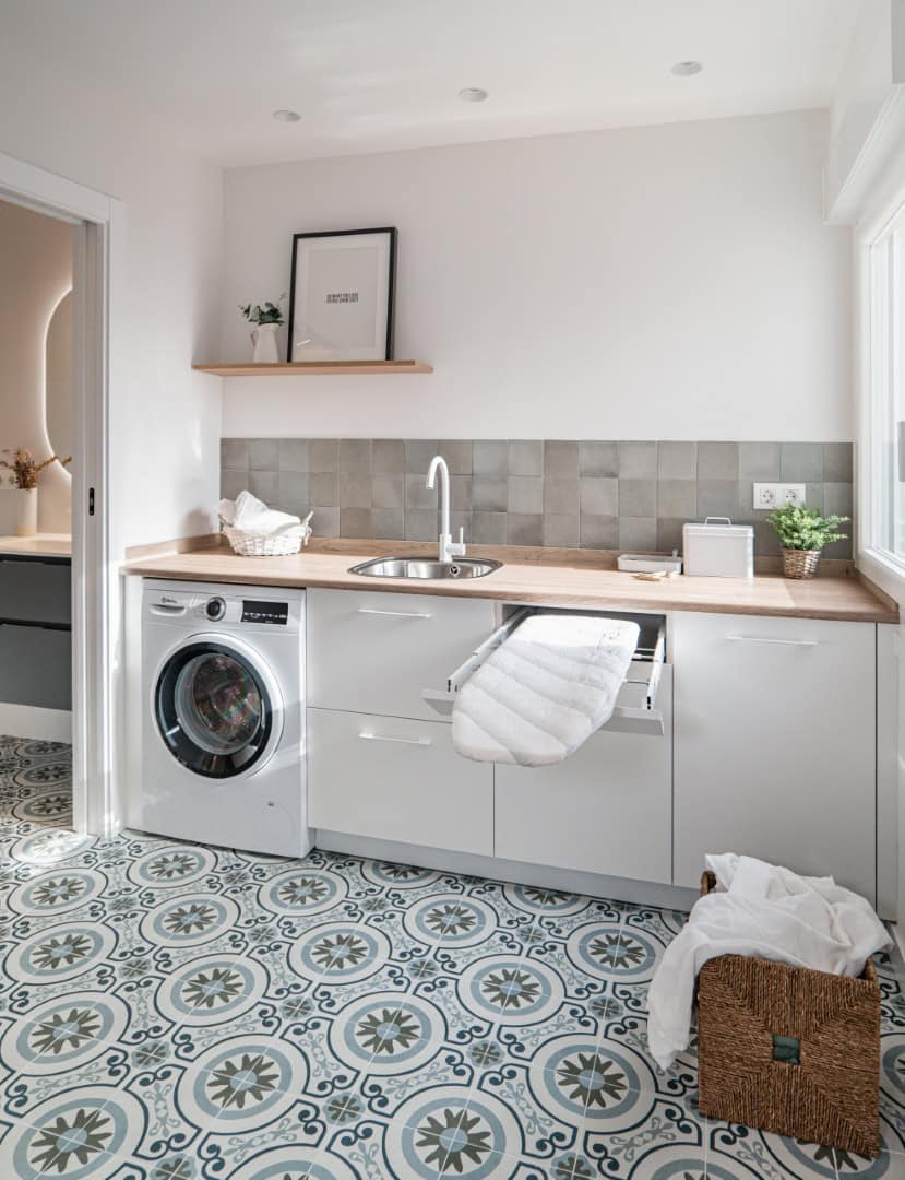 2. Mediterranean Utility Room 2. Mediterranean Utility Room