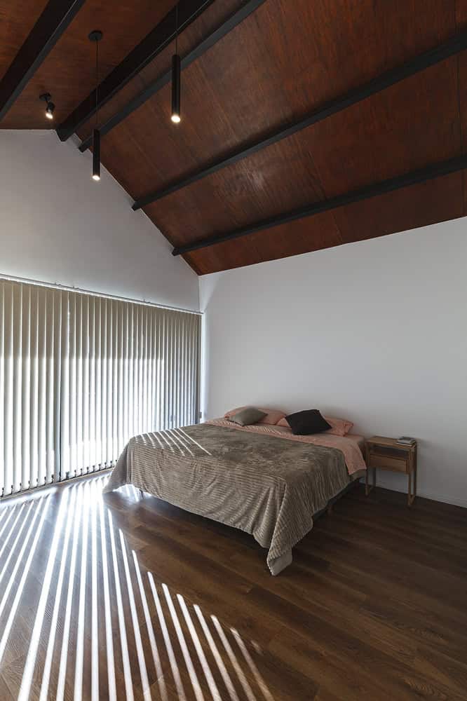 Cantilevered House | Adolfo Schlieper Arquitectos | Roldán, Argentina Cantilevered House | Adolfo Schlieper Arquitectos | Roldán, Argentina