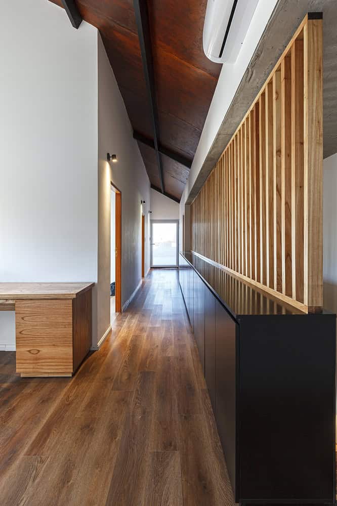 Cantilevered House | Adolfo Schlieper Arquitectos | Roldán, Argentina Cantilevered House | Adolfo Schlieper Arquitectos | Roldán, Argentina