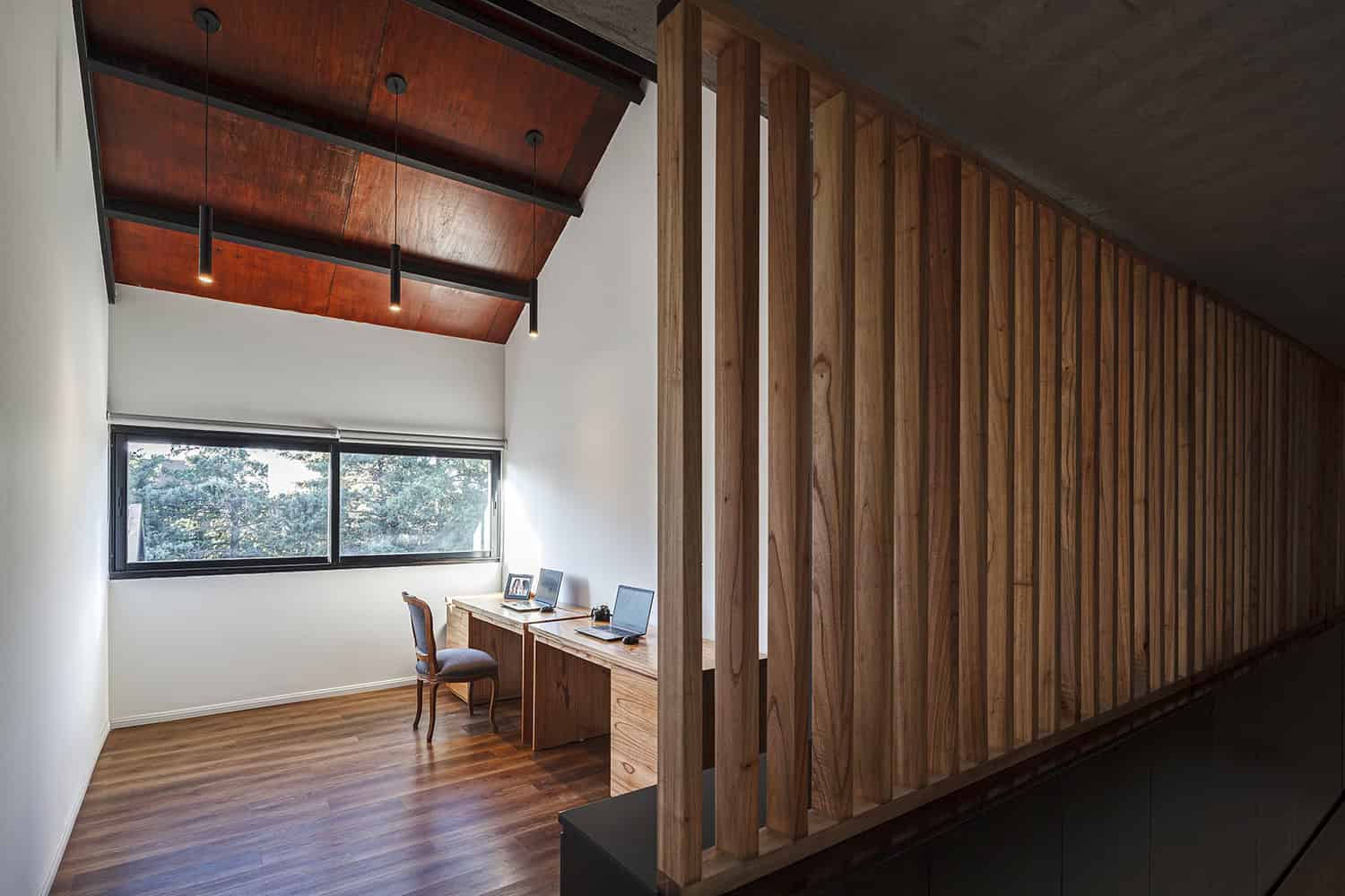 Cantilevered House | Adolfo Schlieper Arquitectos | Roldán, Argentina Cantilevered House | Adolfo Schlieper Arquitectos | Roldán, Argentina