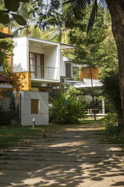 Float-en-Fold House in Thrissur by architecture.SEED – A Contemporary Kerala Home Float-en-Fold House in Thrissur by architecture.SEED – A Contemporary Kerala Home