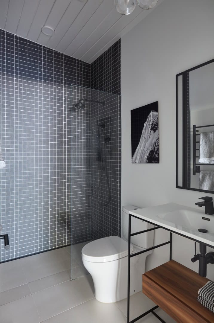 Sports Enthusiasts' Hideaway by Klopf Architecture: A Modern Home Tailored for Active Living Sports Enthusiasts' Hideaway by Klopf Architecture: A Modern Home Tailored for Active Living