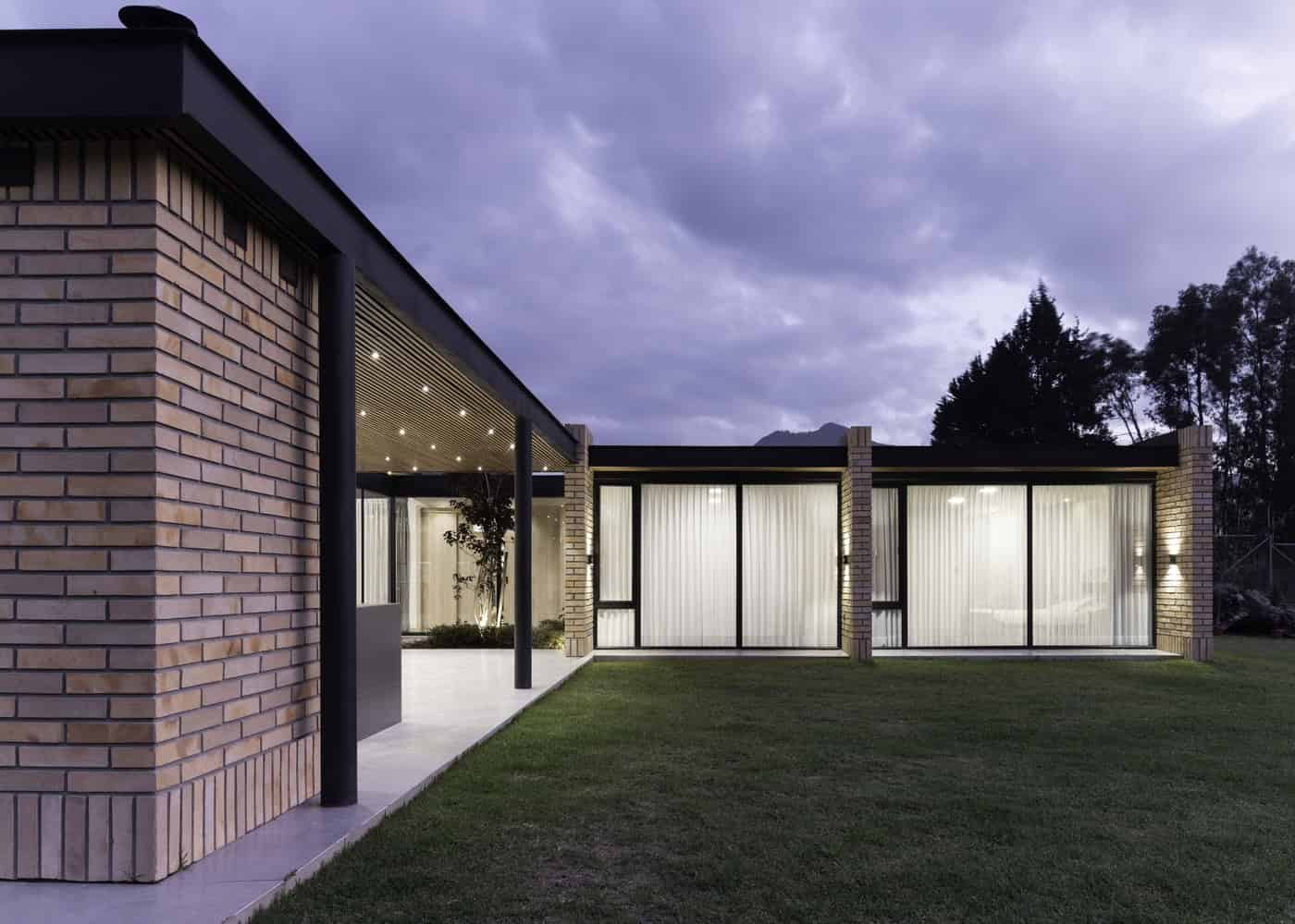 TC House in Cuenca by Arqcor – A Modern Brick Residence TC House in Cuenca by Arqcor – A Modern Brick Residence