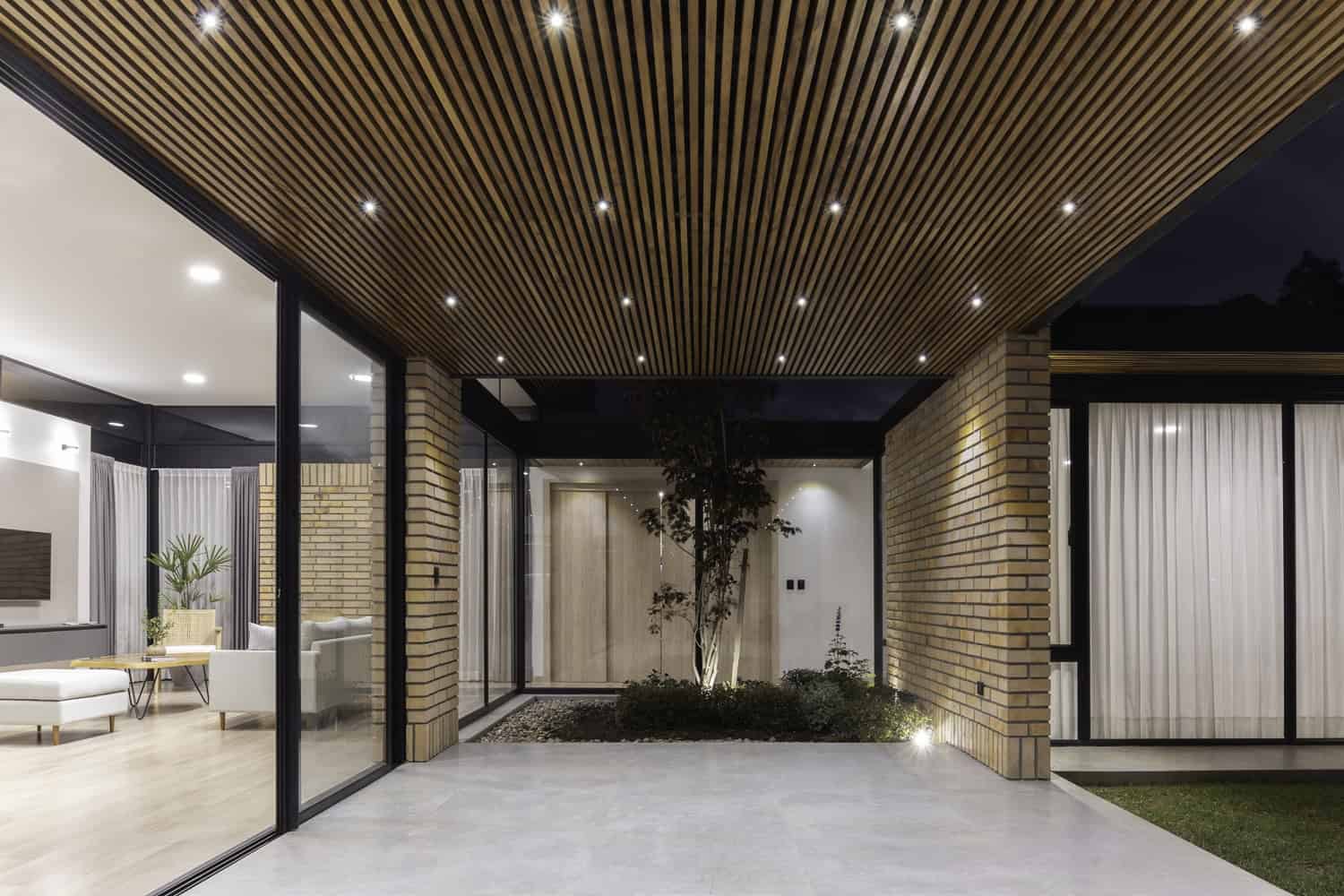 TC House in Cuenca by Arqcor – A Modern Brick Residence TC House in Cuenca by Arqcor – A Modern Brick Residence