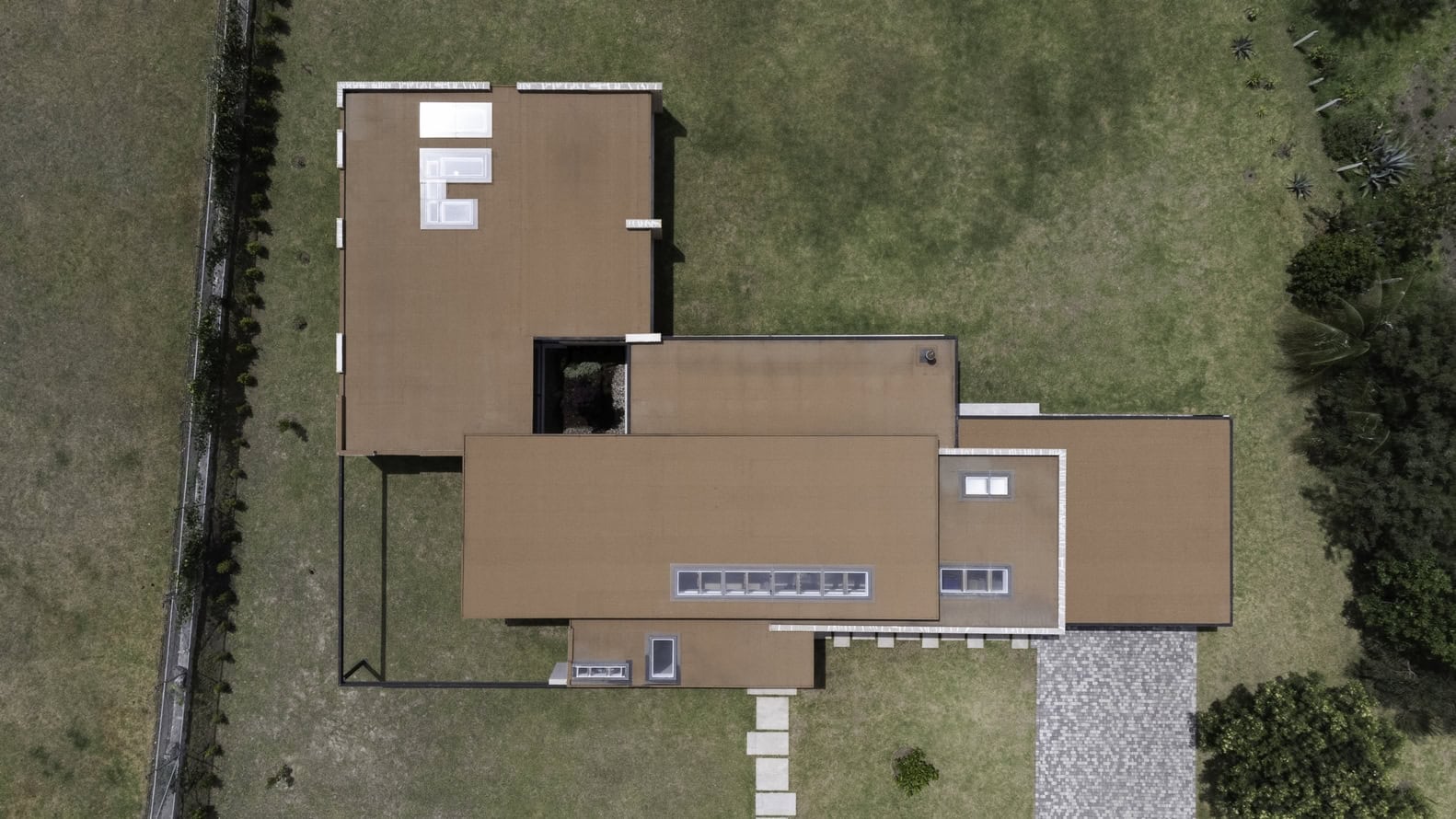 TC House in Cuenca by Arqcor – A Modern Brick Residence TC House in Cuenca by Arqcor – A Modern Brick Residence