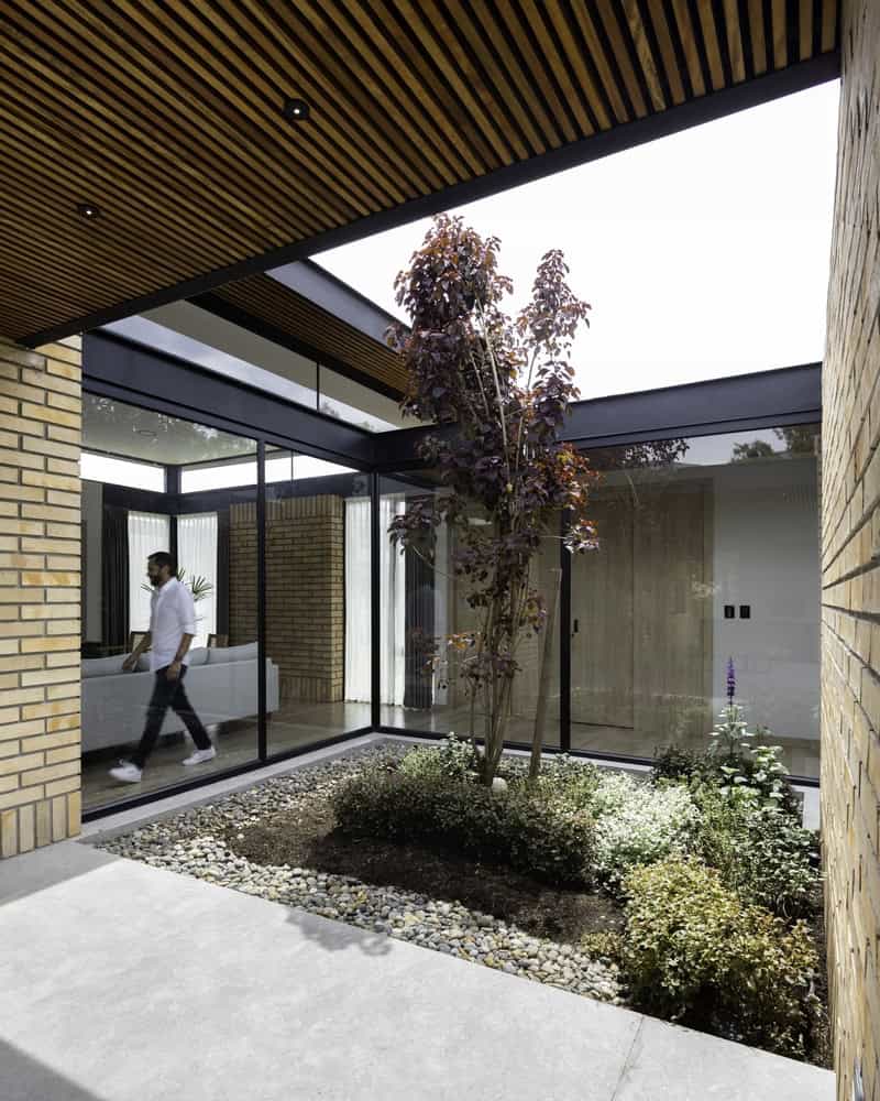 TC House in Cuenca by Arqcor – A Modern Brick Residence TC House in Cuenca by Arqcor – A Modern Brick Residence