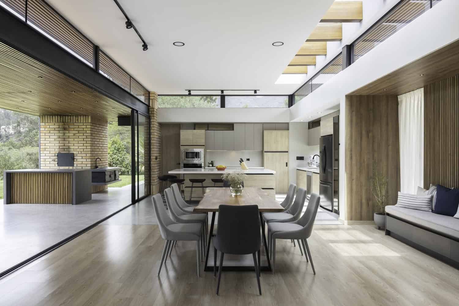 TC House in Cuenca by Arqcor – A Modern Brick Residence TC House in Cuenca by Arqcor – A Modern Brick Residence