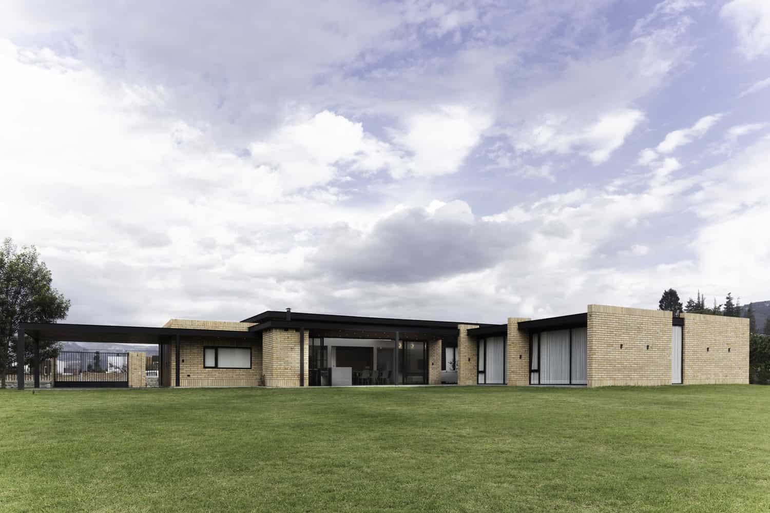 TC House in Cuenca by Arqcor – A Modern Brick Residence TC House in Cuenca by Arqcor – A Modern Brick Residence