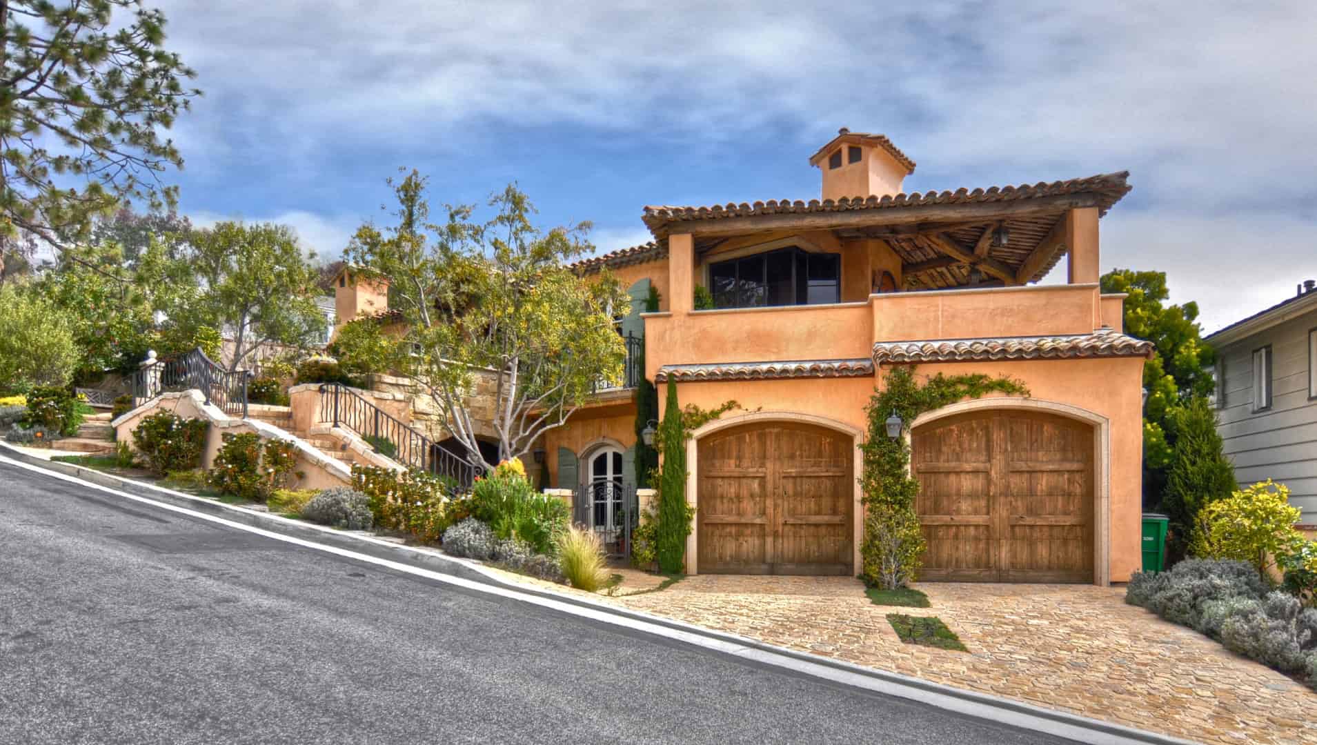 Classic Mediterranean Materials and Features Classic Mediterranean Materials and Features