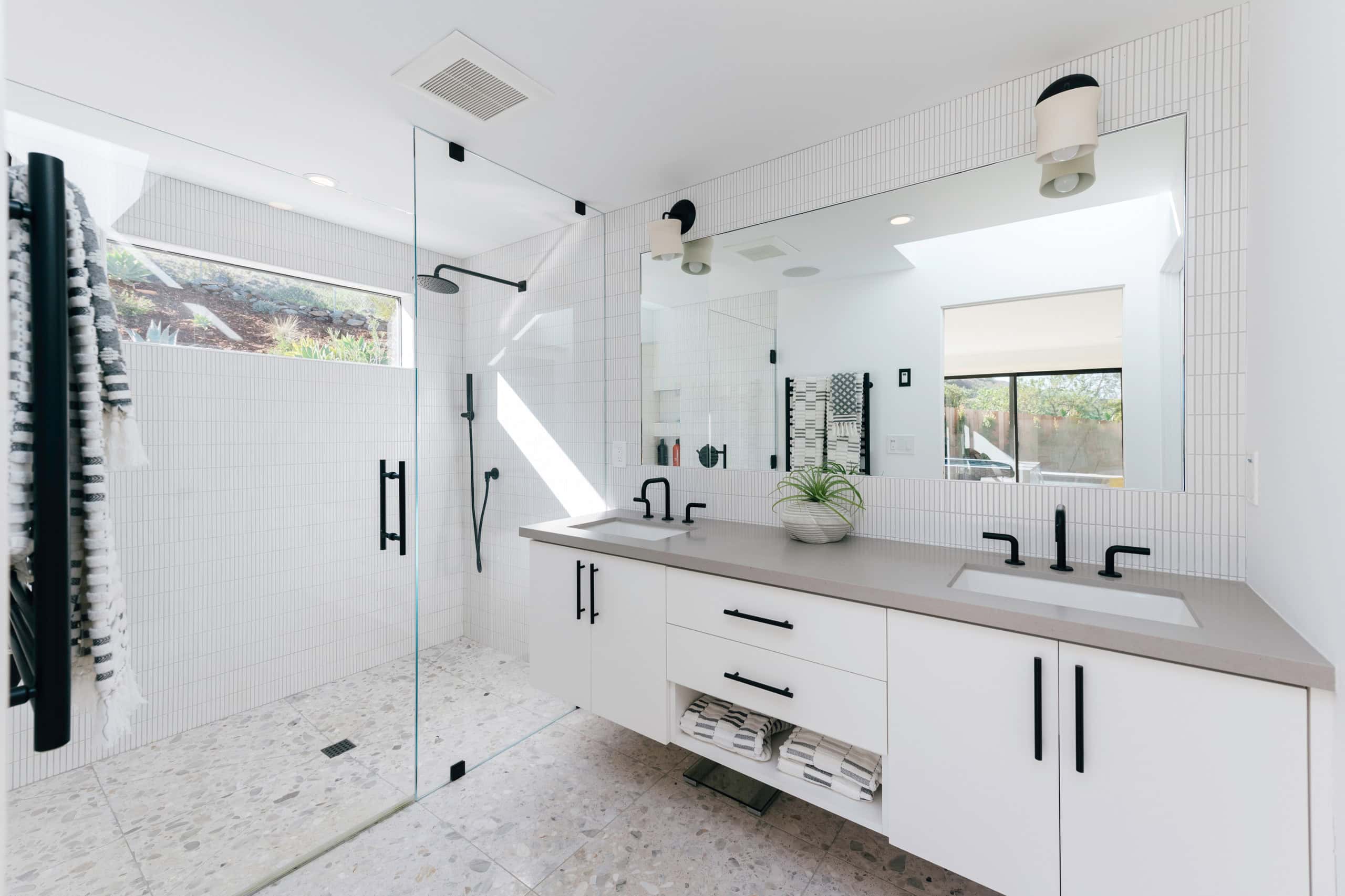 15 Stylish Mid-century Bathroom Designs with a Modern Twist