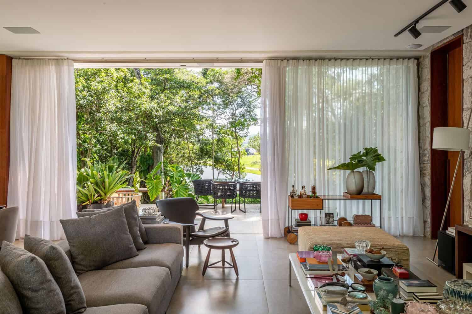 Monteiro House by Mateus Monteiro: A Tranquil Forest Retreat in Brazil Monteiro House by Mateus Monteiro: A Tranquil Forest Retreat in Brazil