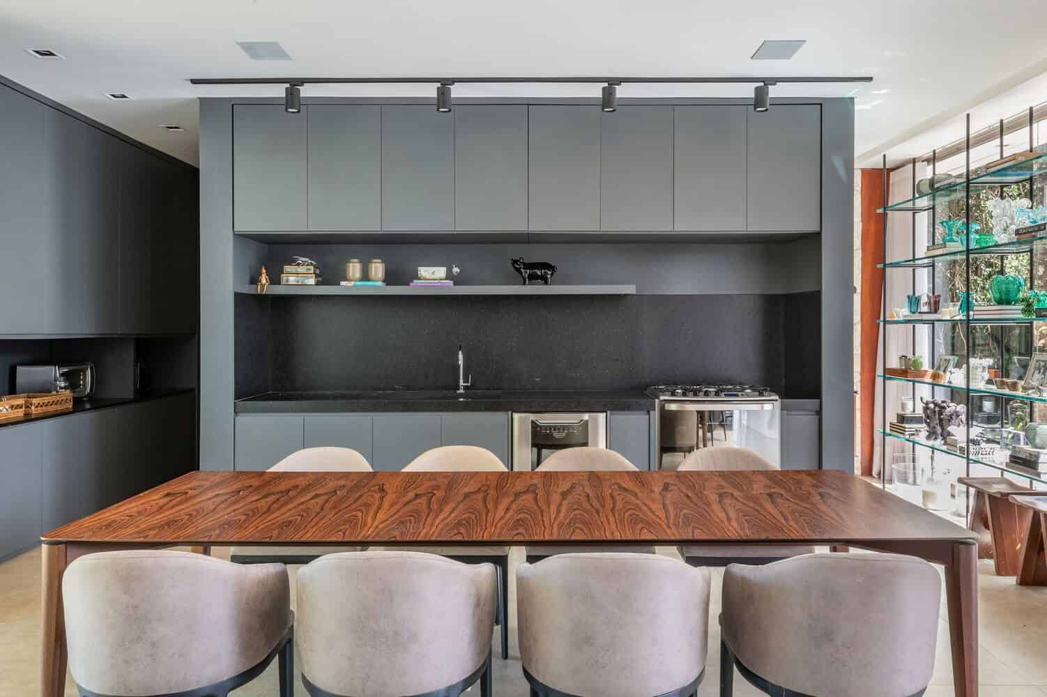 Monteiro House by Mateus Monteiro: A Tranquil Forest Retreat in Brazil Monteiro House by Mateus Monteiro: A Tranquil Forest Retreat in Brazil